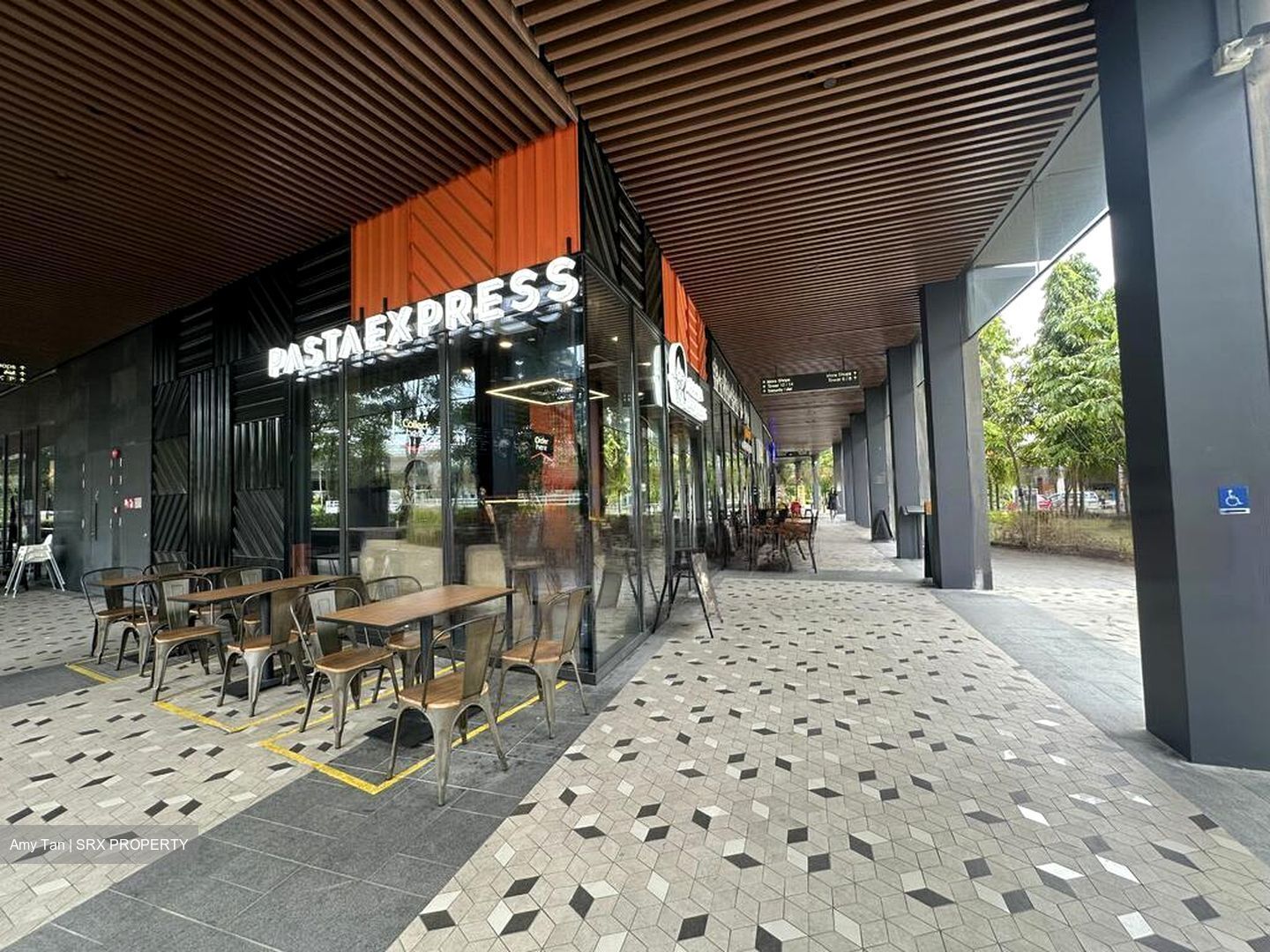 The Venue Shoppes (D13), Retail #455984521